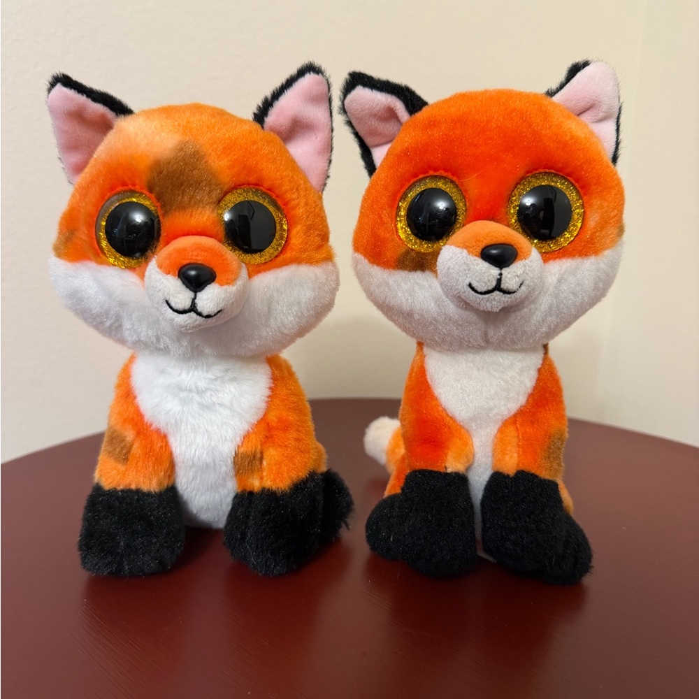 2 Ty Beanie Boo Baby Velvety "Meadow" Foxes
